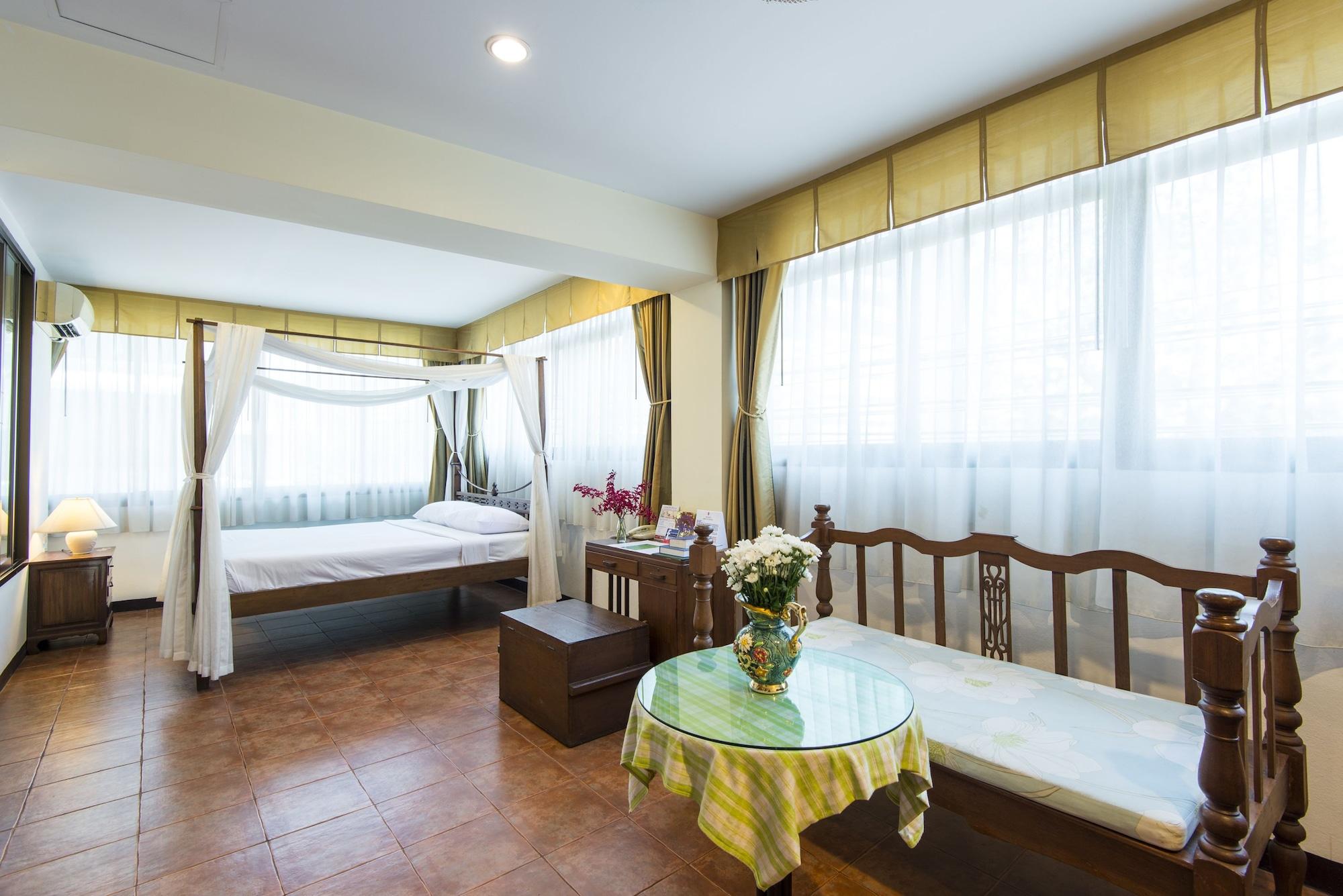 Отель The Best Bangkok House Экстерьер фото